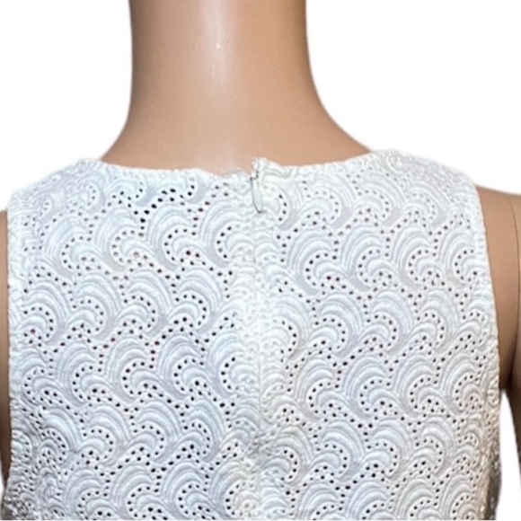 Theory tank top white with half back zip 100% cotton woman’s size small - Picture 5 of 8